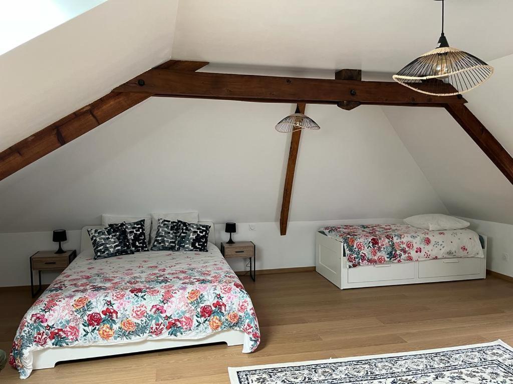 La Maison Des Amis En Normandie Pontfarcy Экстерьер фото