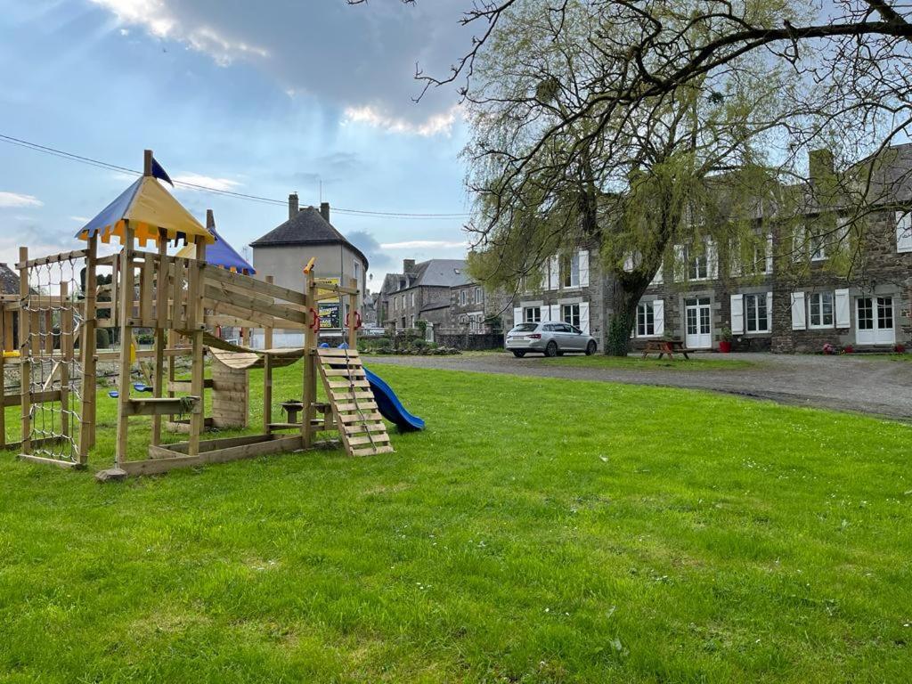 La Maison Des Amis En Normandie Pontfarcy Экстерьер фото