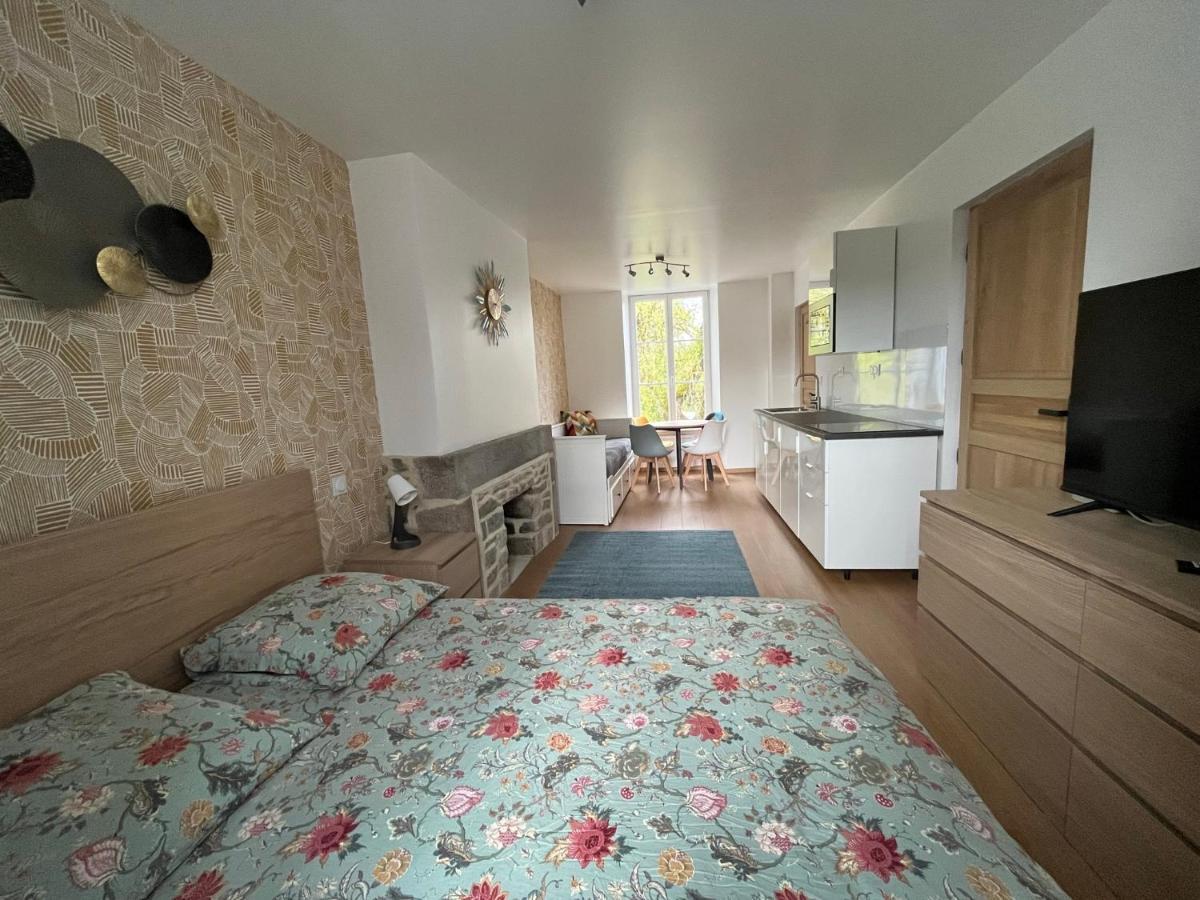 La Maison Des Amis En Normandie Pontfarcy Экстерьер фото