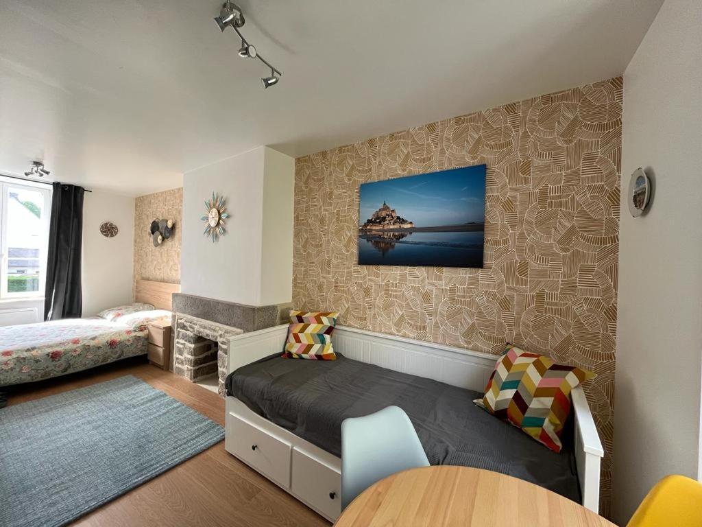 La Maison Des Amis En Normandie Pontfarcy Экстерьер фото